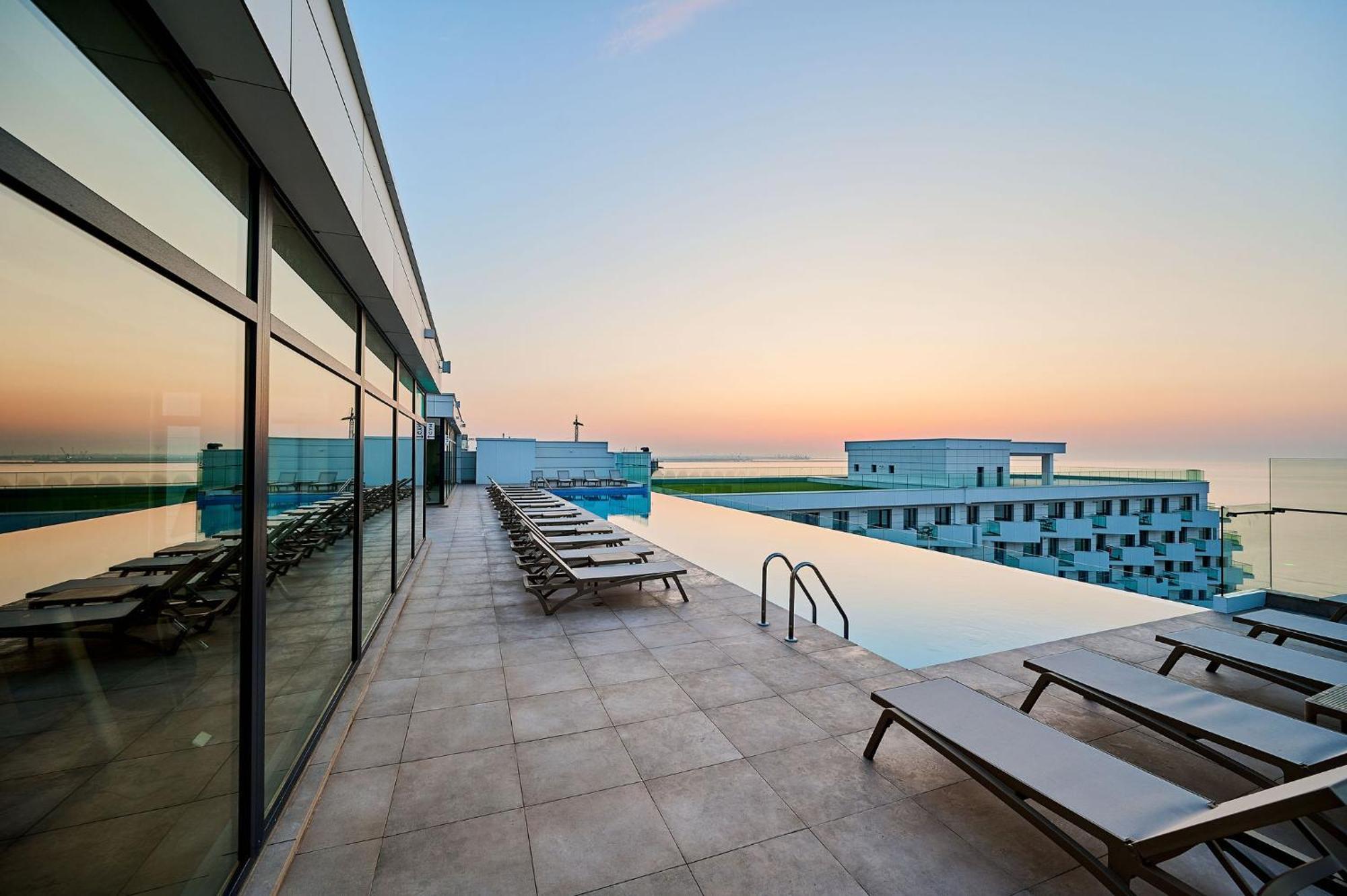 Năvodari Aqua Vista Infinity Resort & Spa - Studio Lux - Piscina Infinity, Jacuzzi, Sauna, Gym - Privat מראה חיצוני תמונה