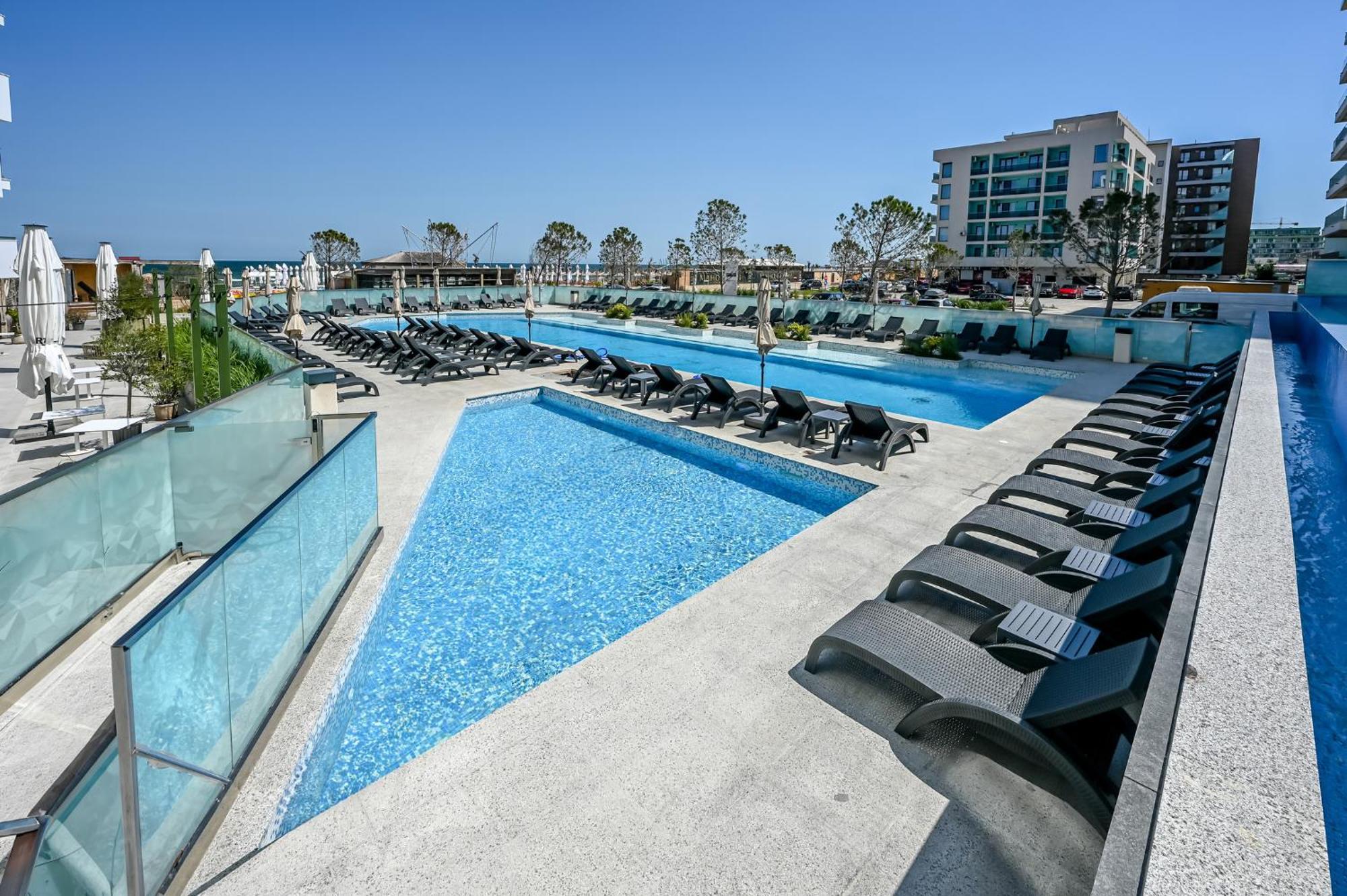 Năvodari Aqua Vista Infinity Resort & Spa - Studio Lux - Piscina Infinity, Jacuzzi, Sauna, Gym - Privat מראה חיצוני תמונה